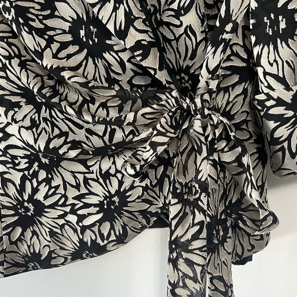 Alex Evenings Jacket Silver and Black Floral Waist Tie Top. Size L - Picture 8 of 12